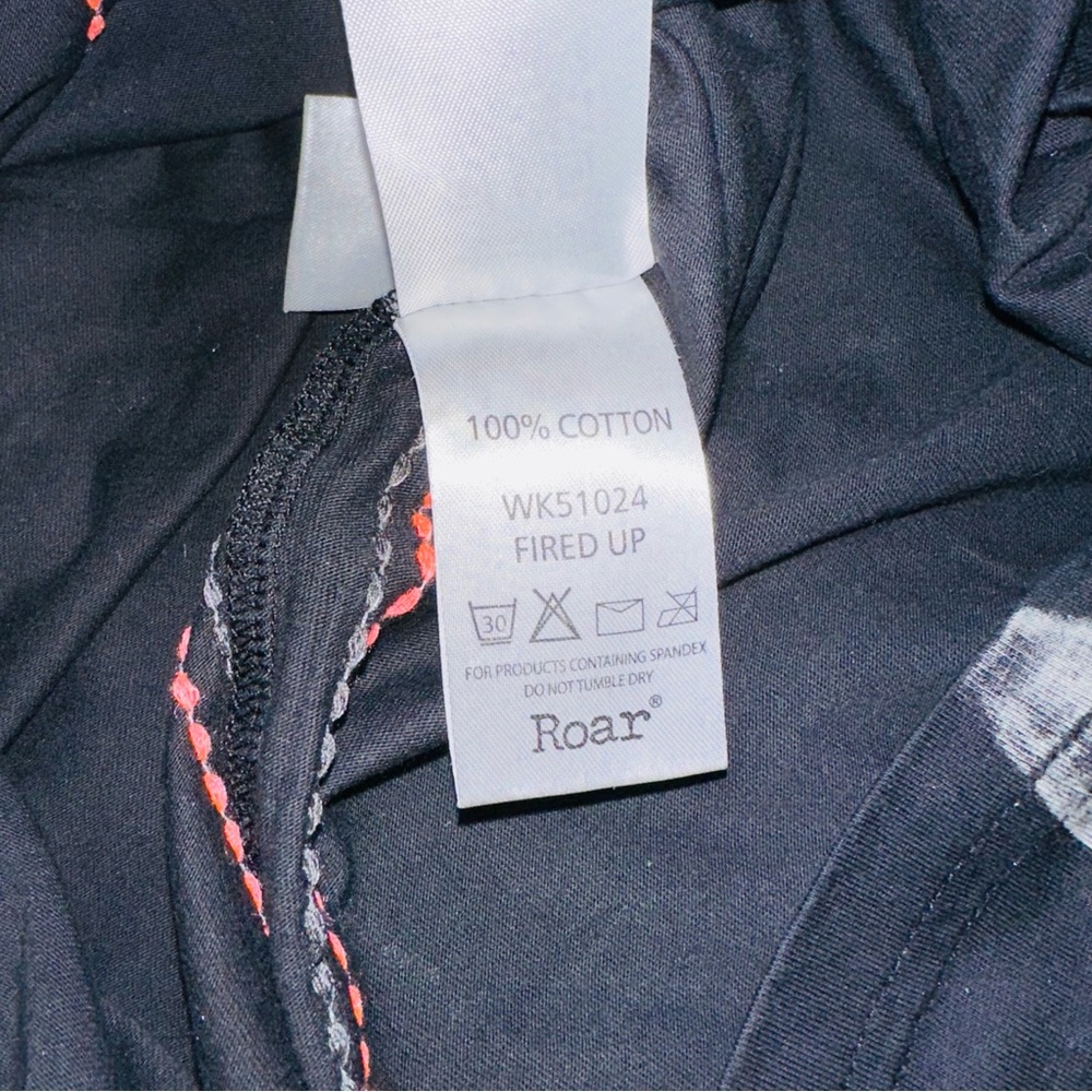 Roar Black Graphic Tee Short Sleeve Top XL Bold Rock Shirt - Picture 4 of 5